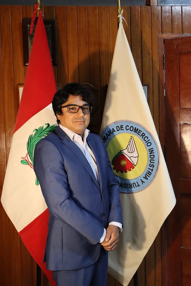 Abg. Hugo Tuesta del Aguila